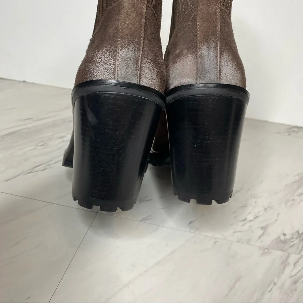 Vince Camuto Aresse Brown Suede Square Toe Heeled Bootie 9 1/2 M